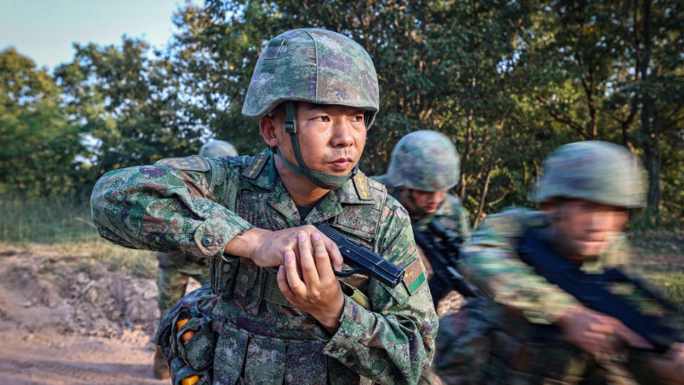 了不起的中國軍人丨二十大代表孫金龍：鉚在戰(zhàn)位做“鋼釘”，我有打贏的底氣