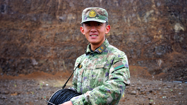 了不起的中國軍人丨第71集團(tuán)軍某旅“鋼鐵電話連”二級上士周長亮——英雄連隊里的“飛毛腿”